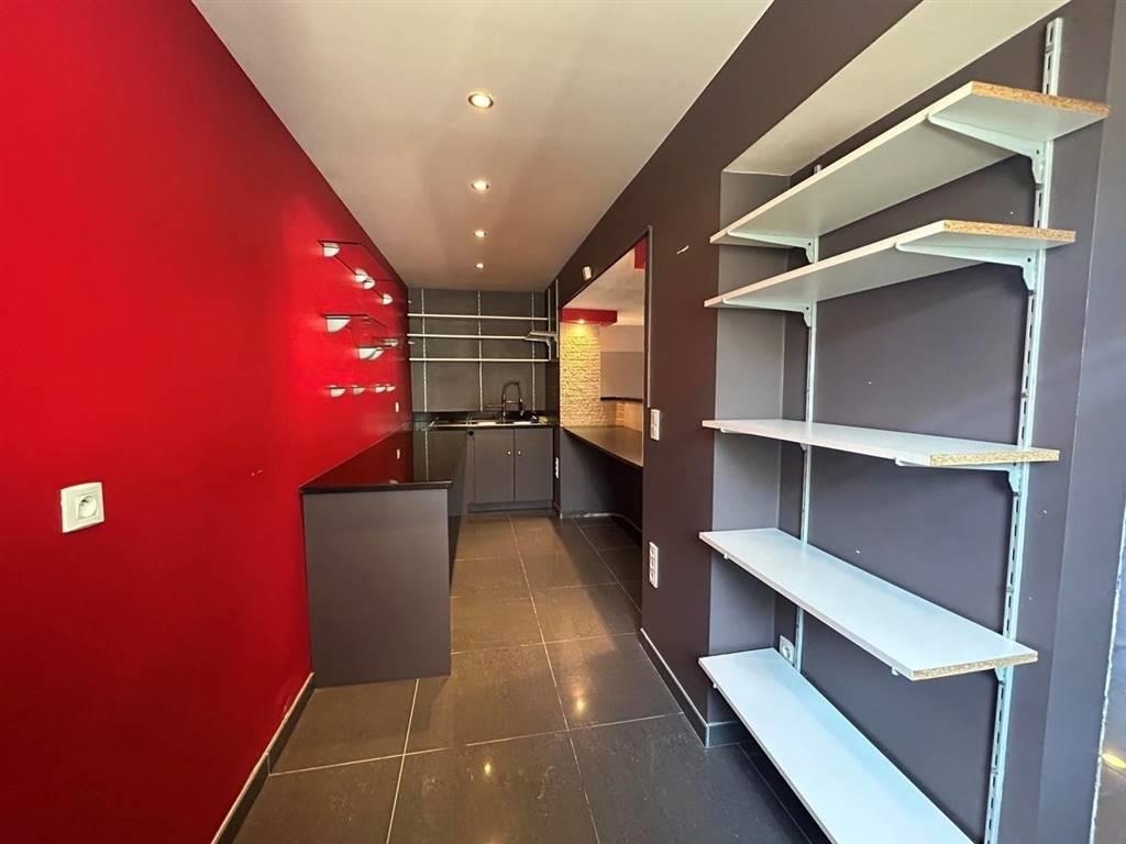 Commerce à louer à Marcinelle 6001 680.00€ chambres m² - annonce 430431