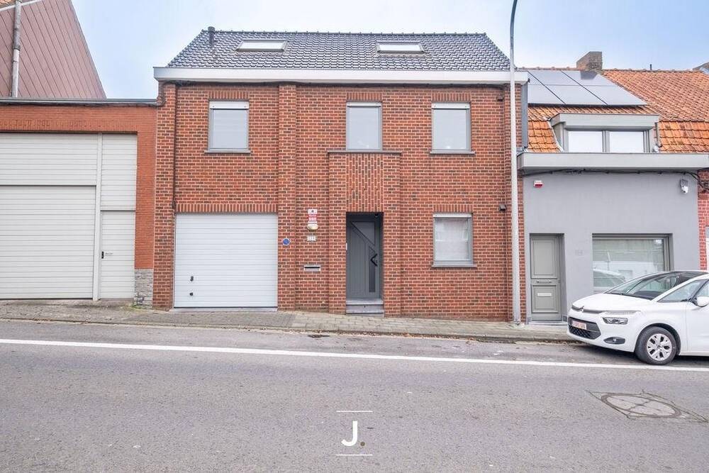 Immeuble de rapport - Immeuble à appartement à vendre à Mouscron 7700 279000.00€ 2 chambres 188.00m² - annonce 429892