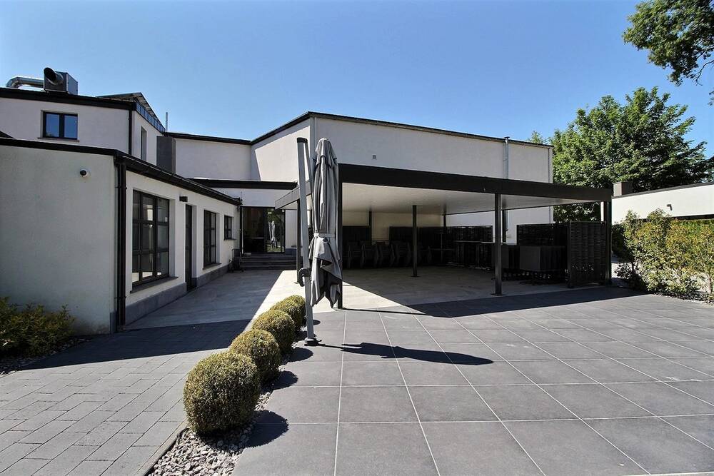 Commerce à vendre à Montigny-le-Tilleul 6110 1150000.00€ chambres 265.00m² - annonce 435755