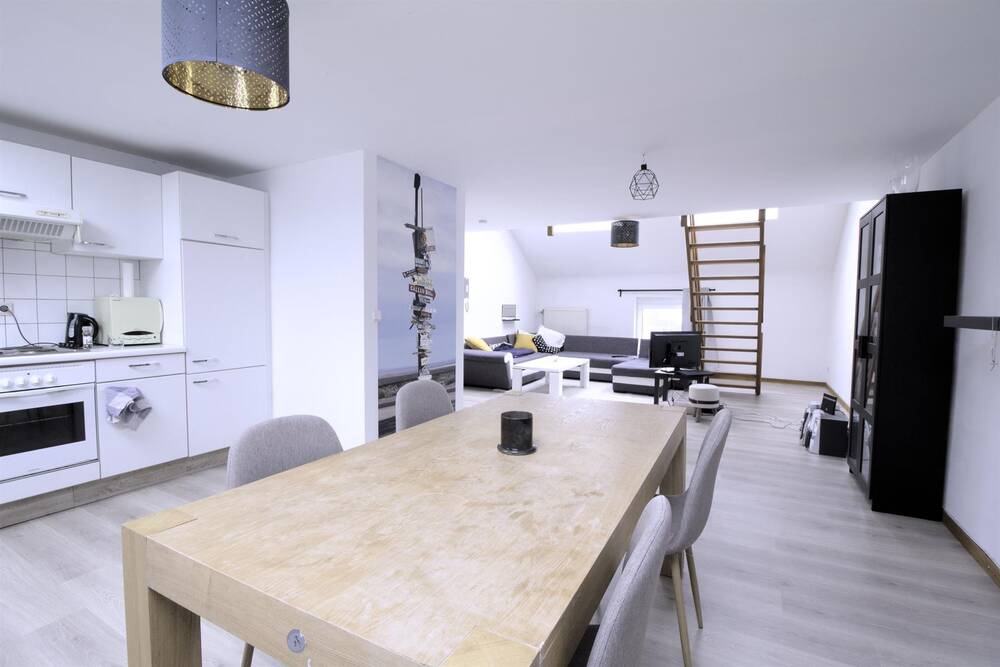 Duplex à vendre à Charleroi 6000 110000.00€ 1 chambres 105.00m² - annonce 435902