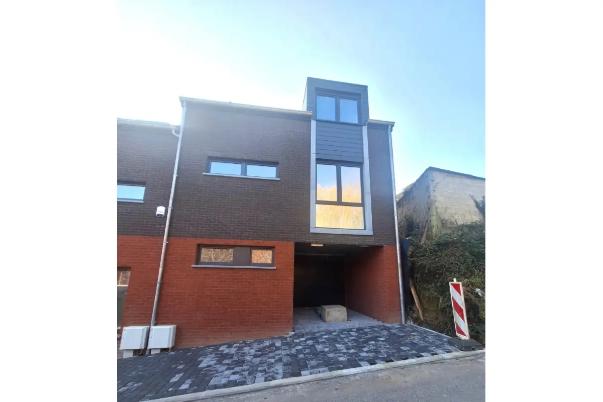 Maison à vendre à Thieu 7070 320000.00€  chambres 205.00m² - annonce 435613