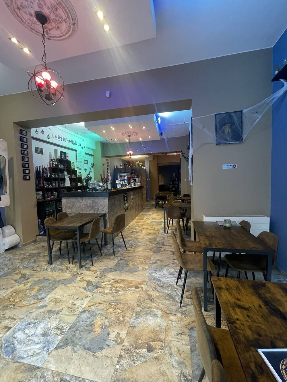 Commerce à vendre à La Louvière 7100 14000.00€ 0 chambres m² - annonce 437326