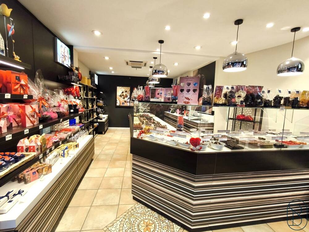 Commerce à vendre à Brunehaut 7620 285000.00€ chambres 525.00m² - annonce 439448
