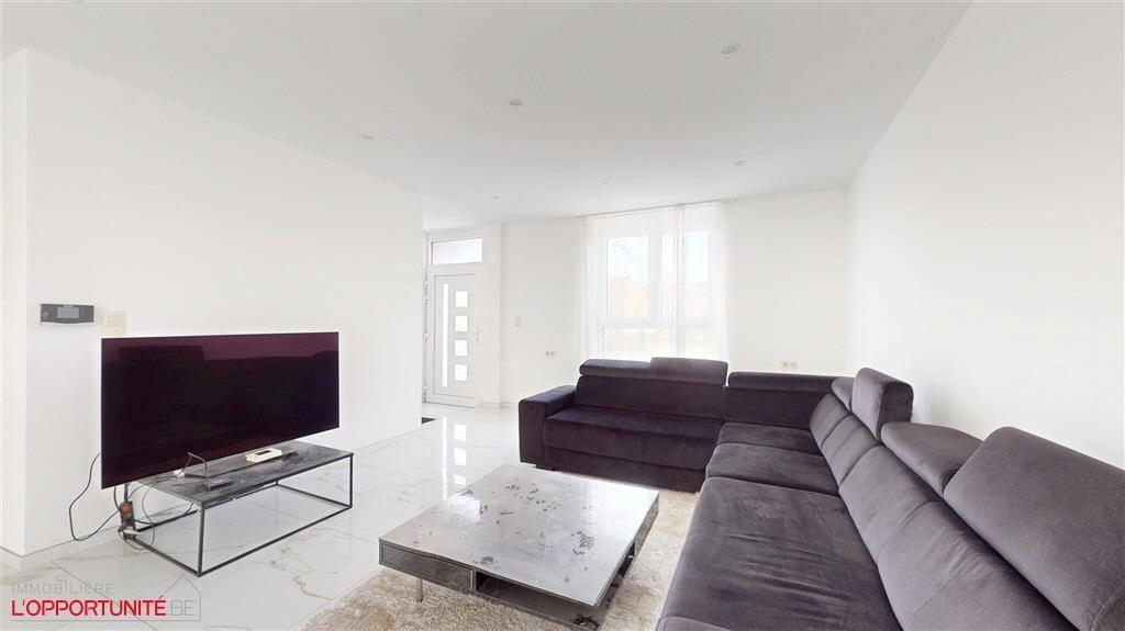 Maison à vendre à Monceau-sur-Sambre 6031 239000.00€ 3 chambres 155.00m² - annonce 442135