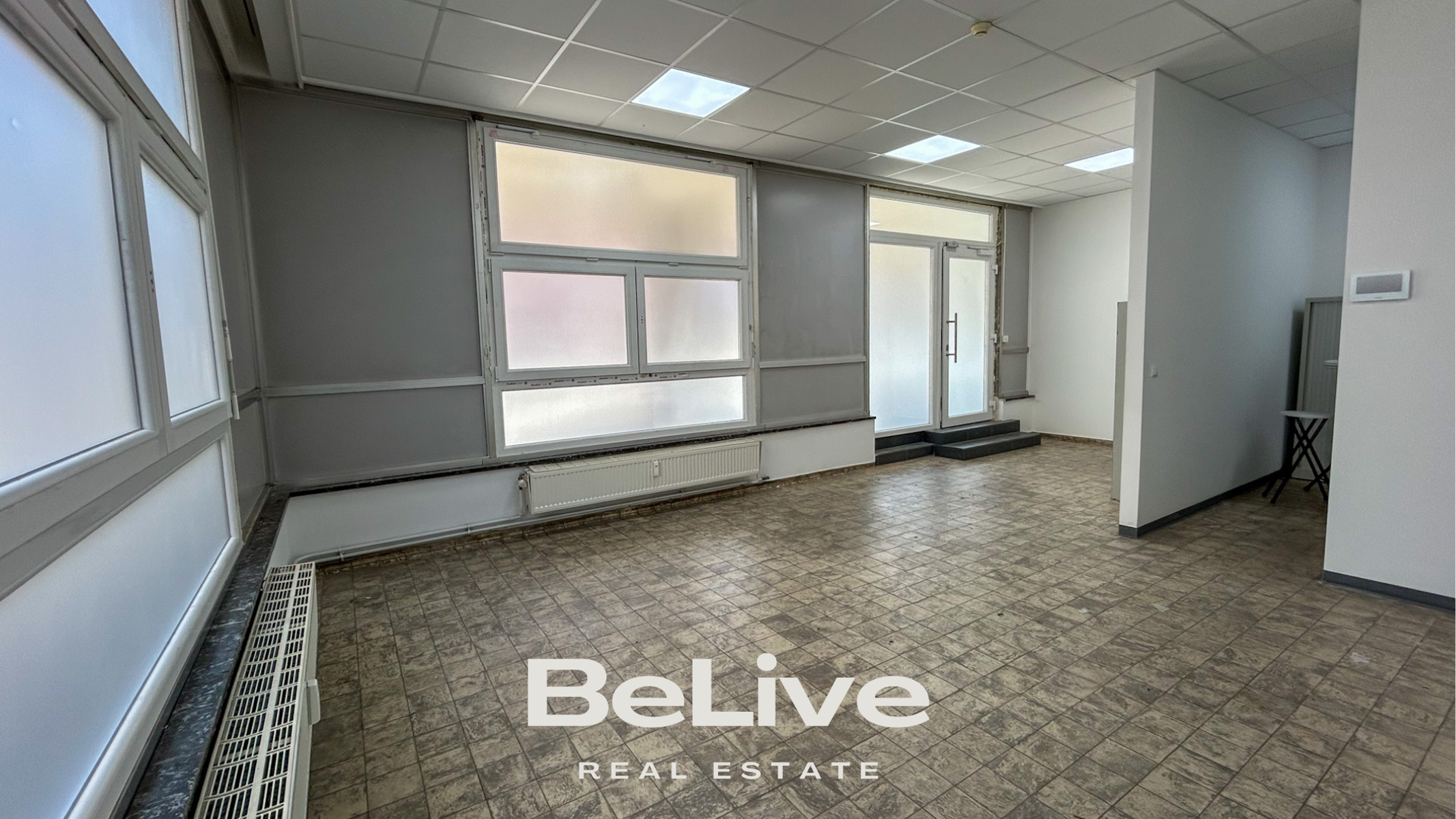 Commerce à louer à Charleroi 6000 650.00€ chambres 40.00m² - annonce 444488