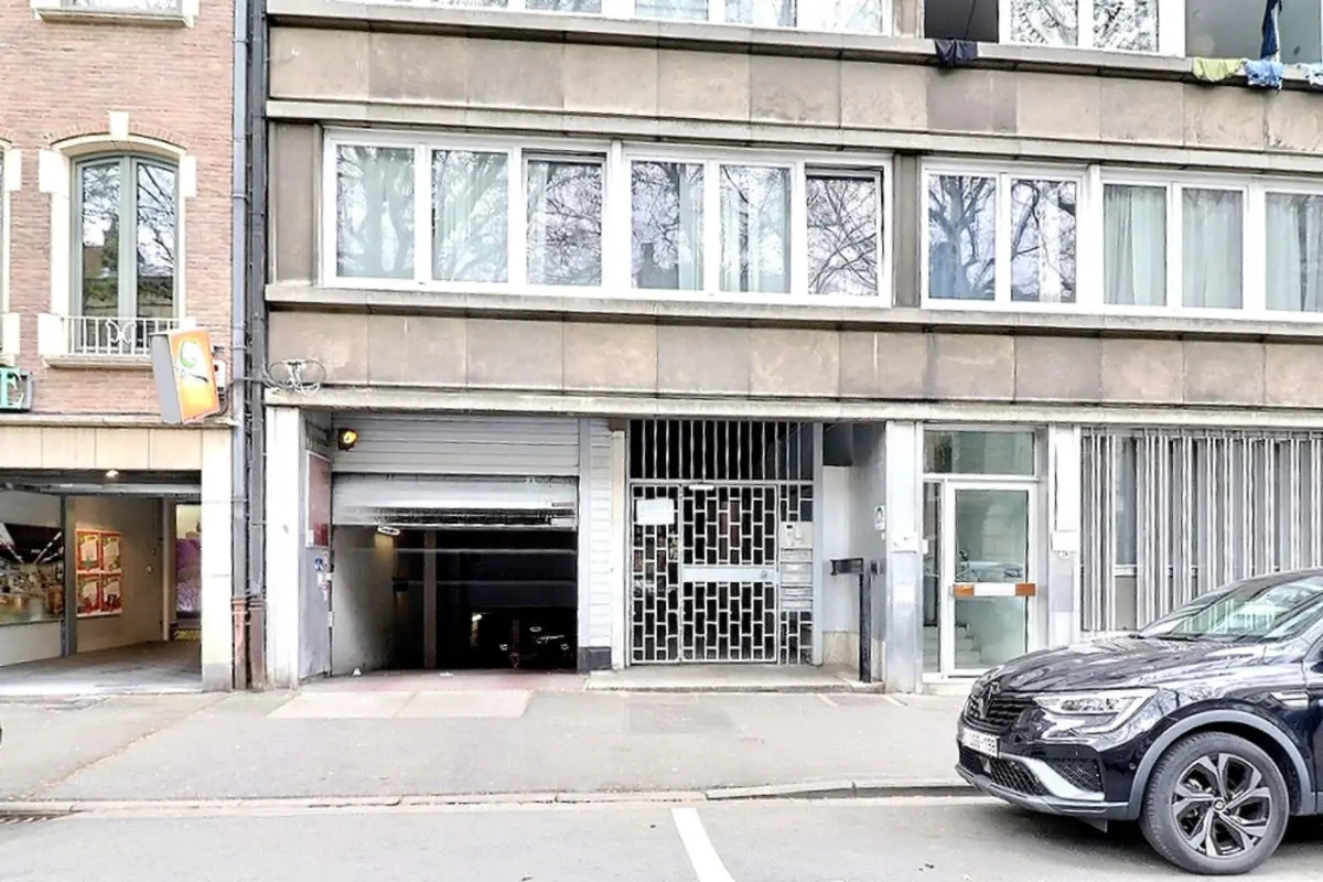 Parking / garage à vendre à Charleroi 6000 12000.00€  chambres m² - annonce 448796