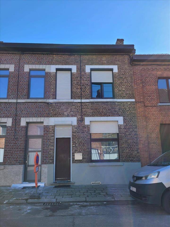 Maison à vendre à Strépy-Bracquegnies 7110 145000.00€ 4 chambres m² - annonce 450418