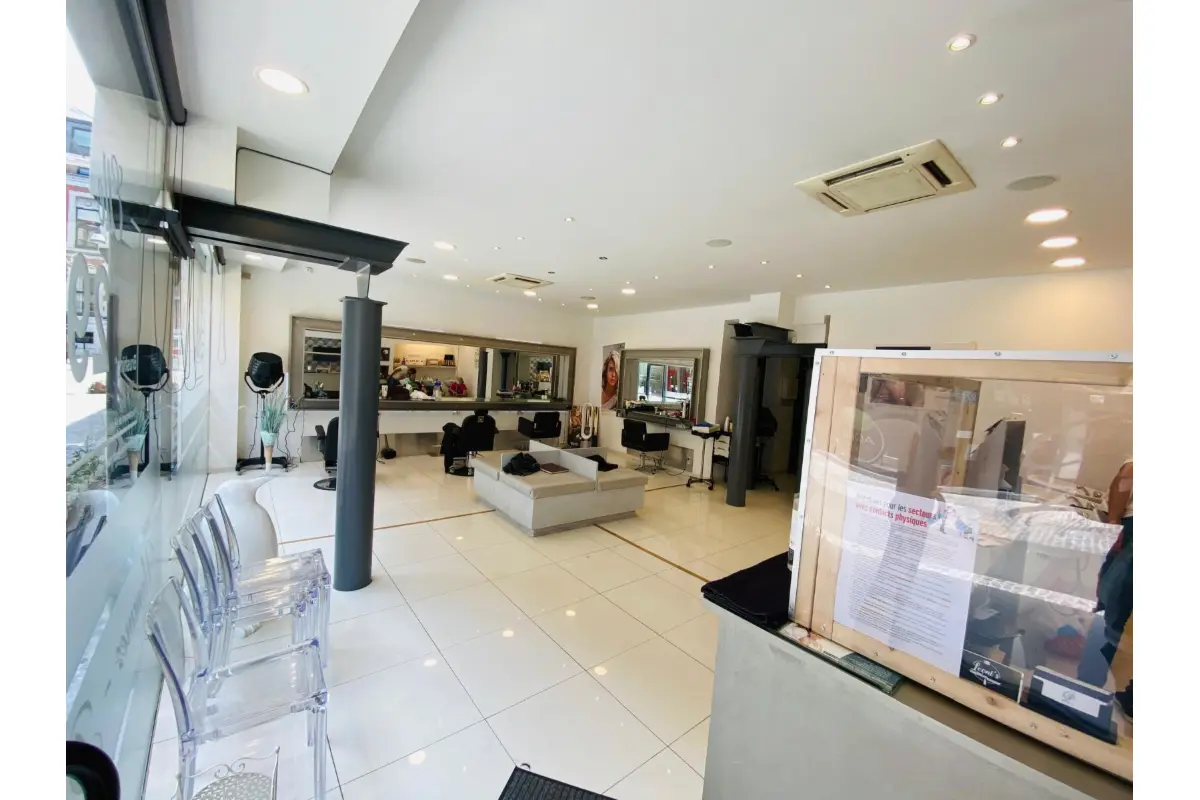 Commerce à louer à Charleroi 6000 1250.00€ 0 chambres 55.00m² - annonce 452645