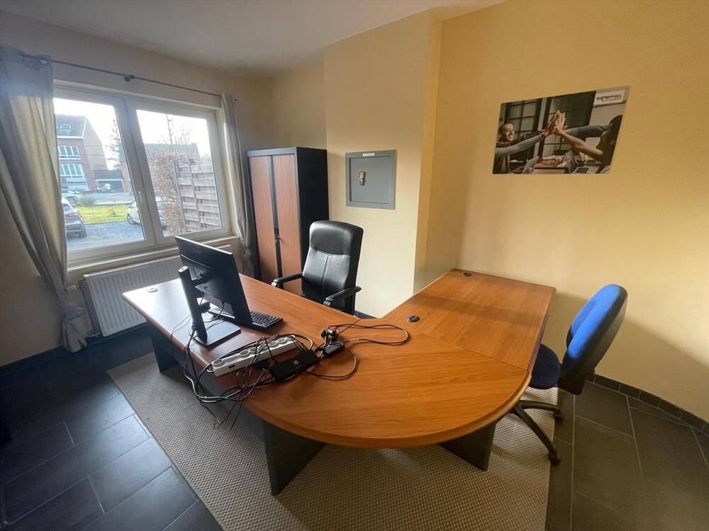 Commerce à louer à Buvrinnes 7133 375.00€ chambres m² - annonce 453368