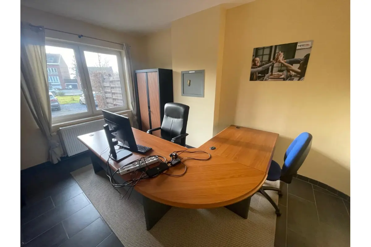 Commerce à louer à Buvrinnes 7133 375.00€  chambres m² - annonce 453368