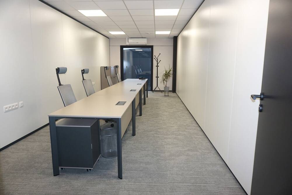 Commerce à louer à Jumet 6040 868.00€ chambres 28.00m² - annonce 456252