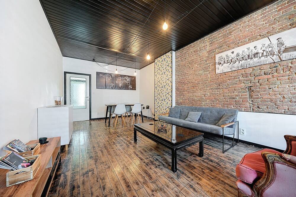 Maison à vendre à Gilly 6060 349000.00€ 6 chambres 255.00m² - annonce 457742