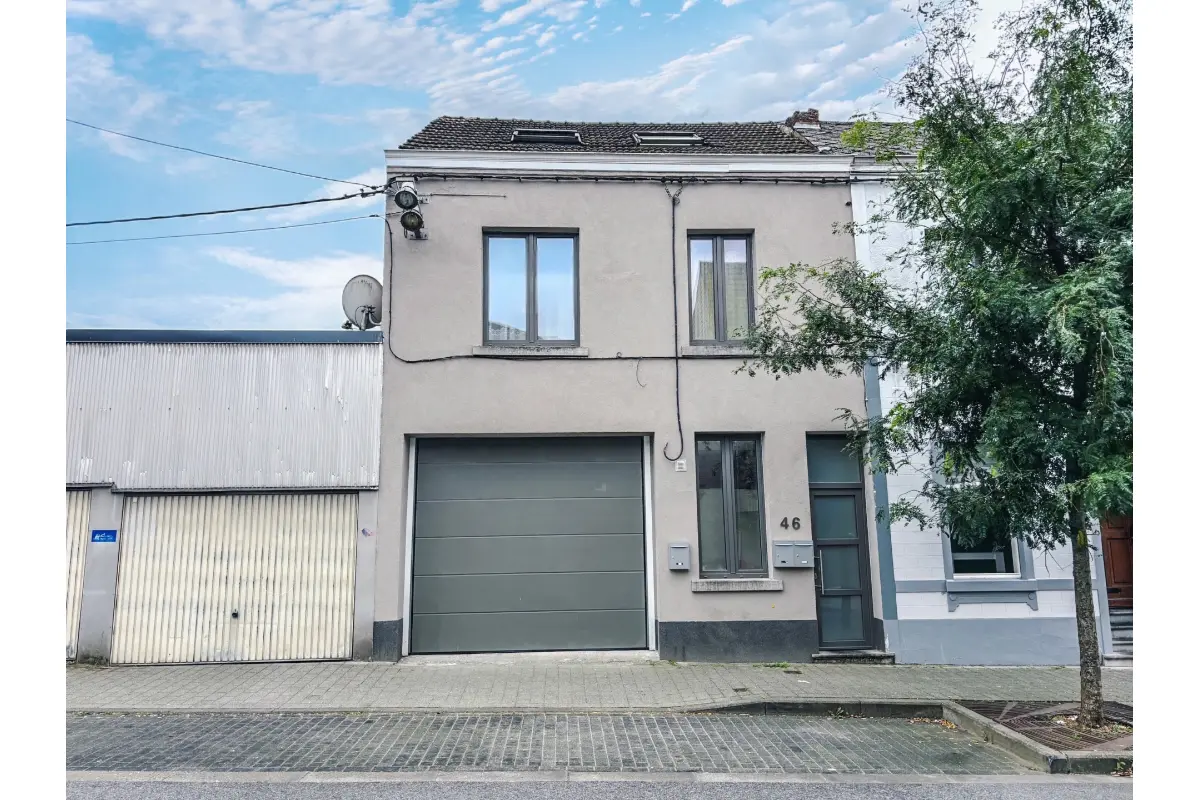 Immeuble de rapport - Immeuble à appartement à vendre à La Louvière 7100 249000.00€ 3 chambres 276.00m² - annonce 457349