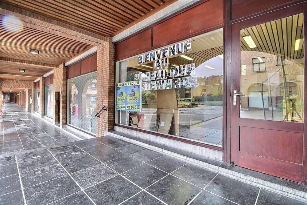 Commerce à à Mouscron 7700 195000.00€ chambres 230.00m² - annonce 458469