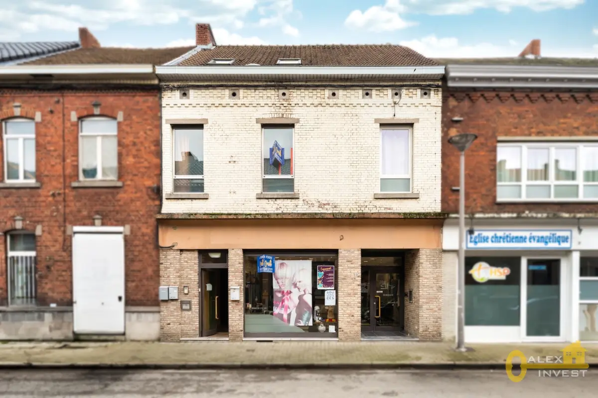Immeuble de rapport - Immeuble à appartement à vendre à La Louvière 7100 290000.00€ 0 chambres 359.00m² - annonce 461820
