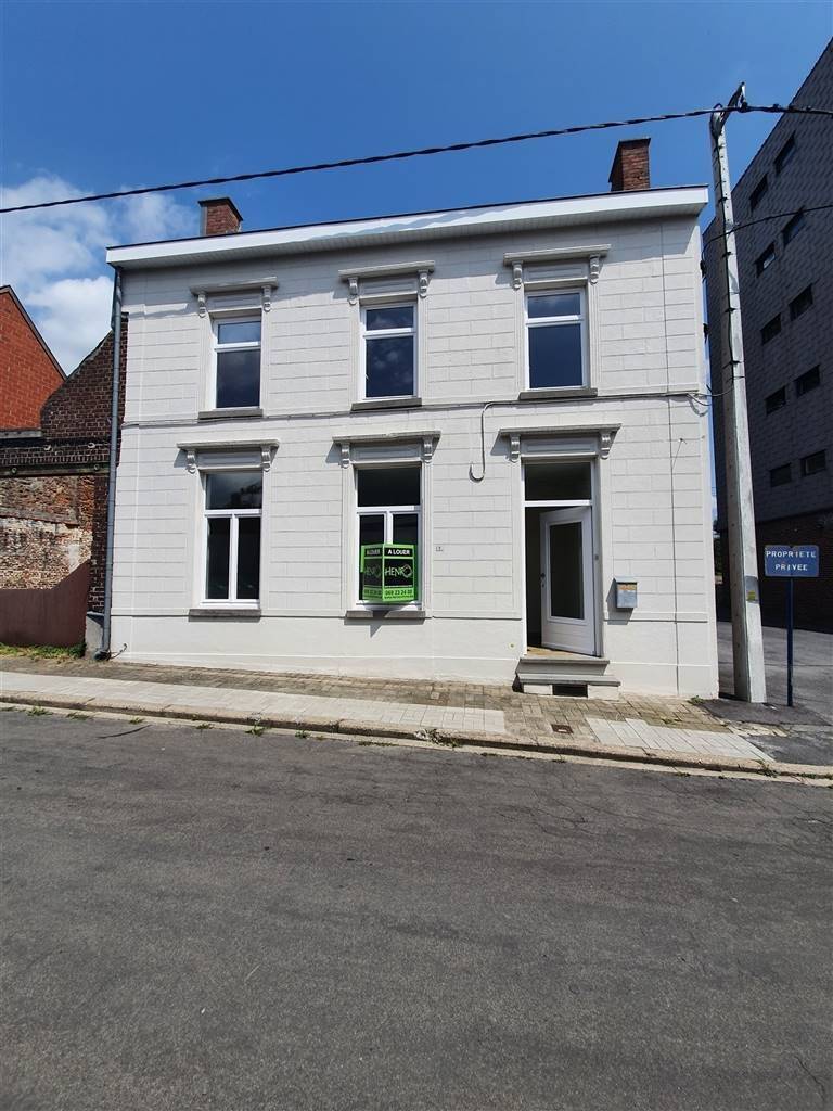 Maison à louer à Leuze-en-Hainaut 7900 850.00€ 3 chambres 138.00m² - annonce 463277