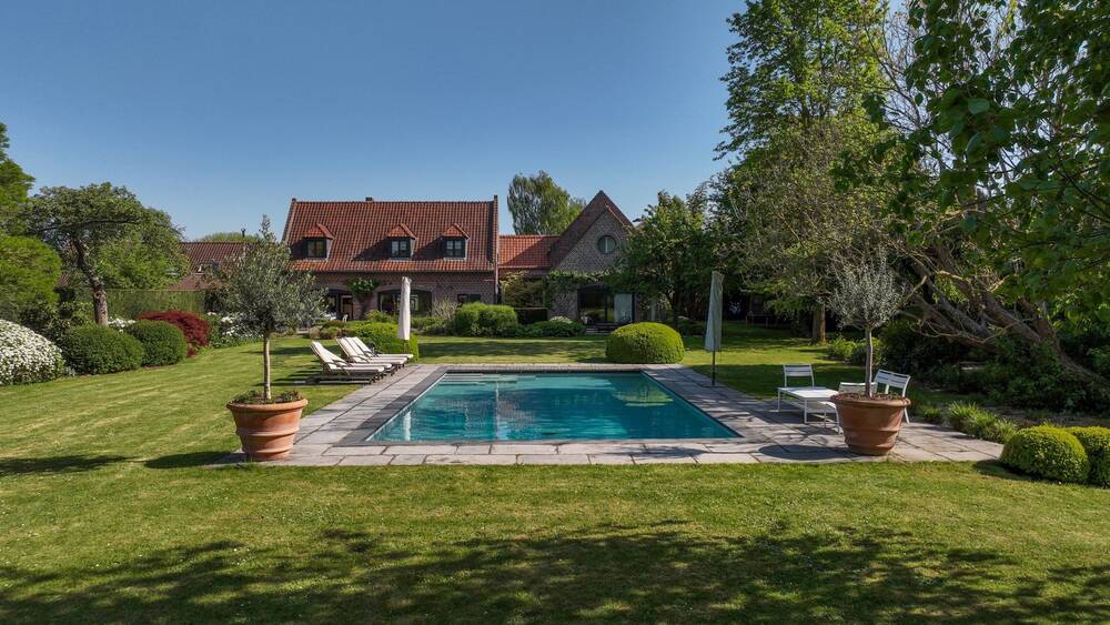 Maison à vendre à Estaimpuis 7730 0.00€ 6 chambres 600.00m² - annonce 465413
