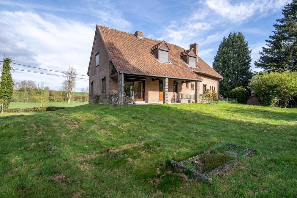 Villa à vendre à Hantes-Wihéries 6560 275000.00€ 5 chambres m² - annonce 467841