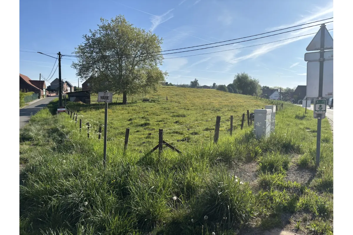 Terrain à vendre à Thieulain 7901 85000.00€  chambres m² - annonce 470130