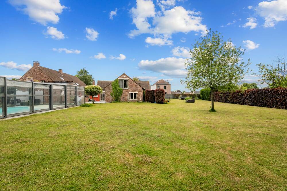 Villa à vendre à Vezon 7538 429000.00€ 4 chambres 250.00m² - annonce 470547