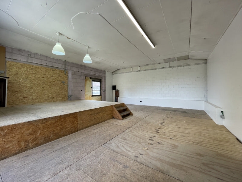 Commerce à louer à Bassilly 7830 550.00€ chambres 72.00m² - annonce 471434