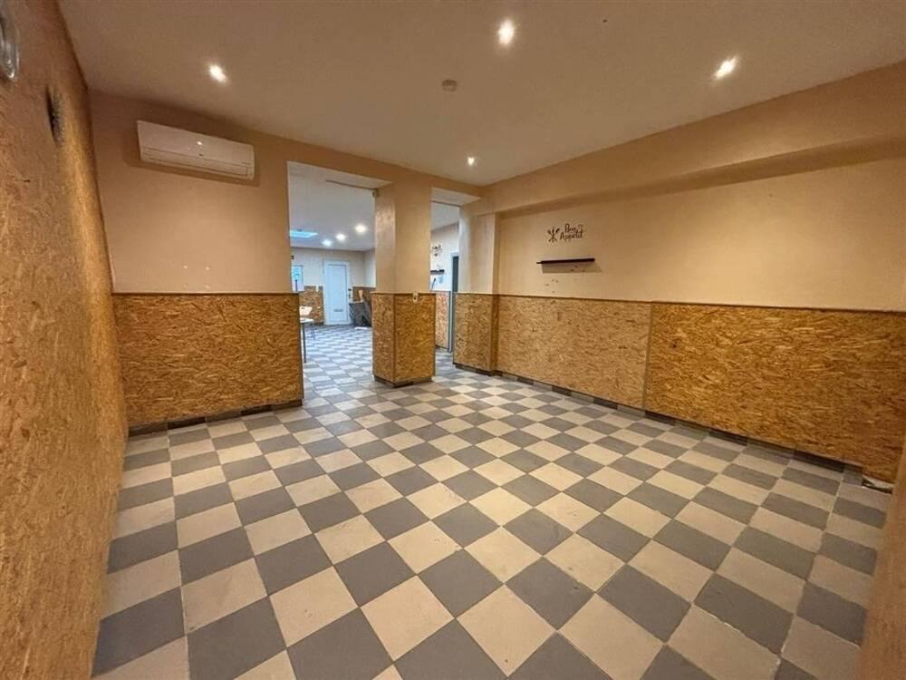Commerce à louer à Dampremy 6020 900.00€ chambres m² - annonce 472286