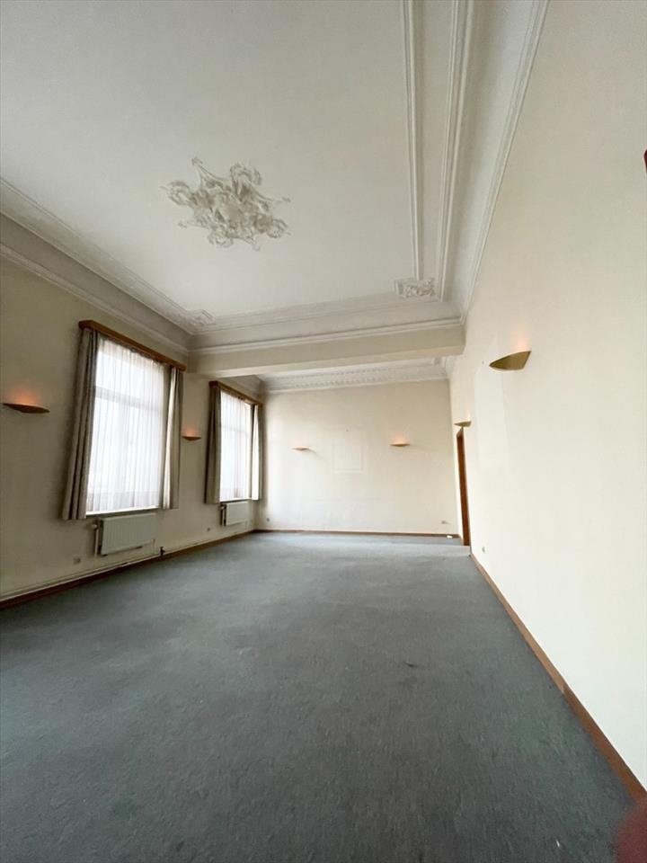 Commerce à à Fayt-lez-Manage 7170 125000.00€ chambres 256.98m² - annonce 476997