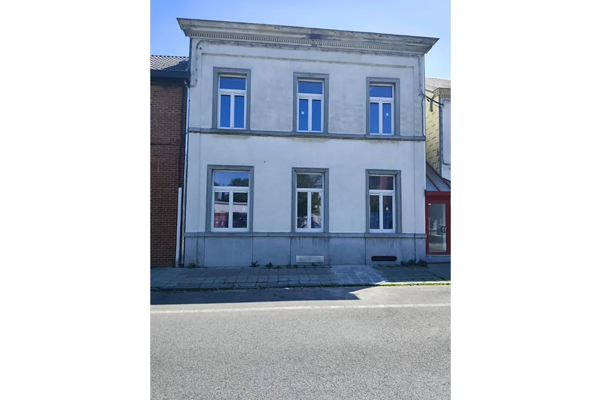 Commerce à vendre à Fayt-lez-Manage 7170 95000.00€  chambres 256.98m² - annonce 476997