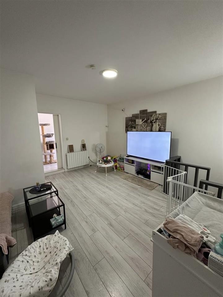 Maison à louer à Gilly 6060 700.00€ 1 chambres 74.61m² - annonce 477431