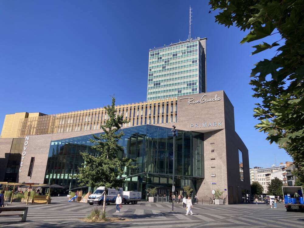 Commerce à vendre à Charleroi 6000 300000.00€ chambres 340.00m² - annonce 478432