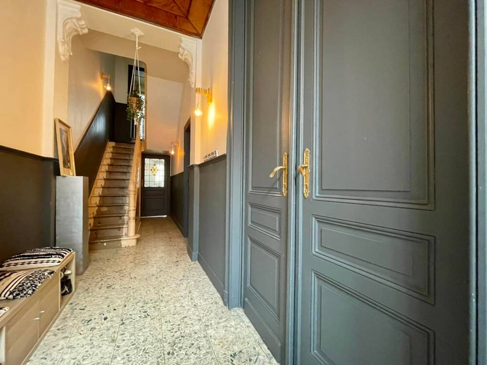 Appartement à louer à Charleroi 6000 525.00€ chambres 210.00m² - annonce 479179