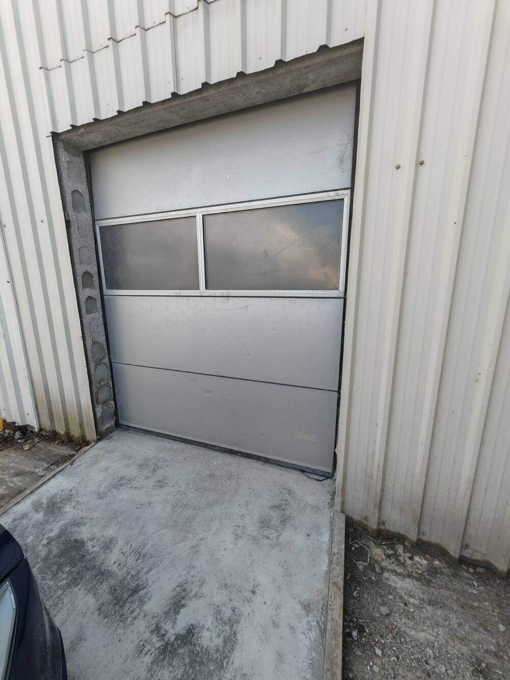 Commerce à louer à Couillet 6010 435.00€ chambres m² - annonce 478820