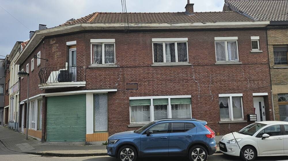Maison à vendre à Haine-Saint-Pierre 7100 235000.00€ 4 chambres 300.00m² - annonce 482885