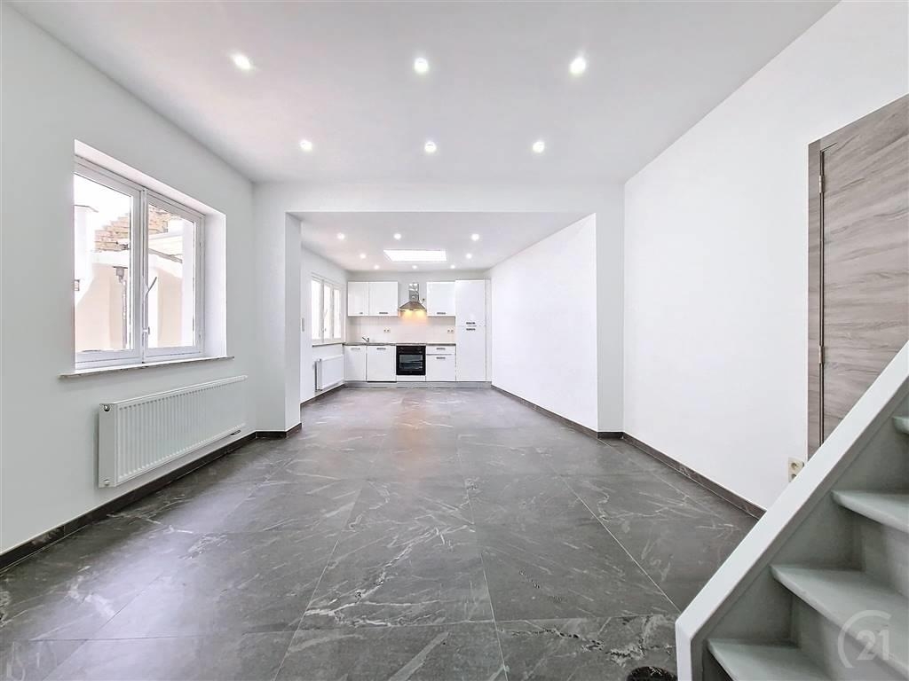 Maison à vendre à Couillet 6010 225000.00€ 3 chambres 182.00m² - annonce 482755