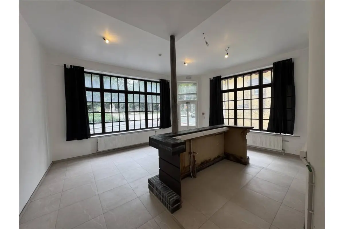 Commerce à louer à Péruwelz 7600 800.00€  chambres 45.00m² - annonce 484519