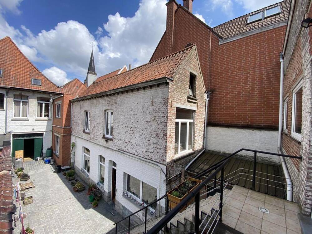Immeuble mixte à vendre à Tournai 7500 250000.00€ chambres m² - annonce 486553
