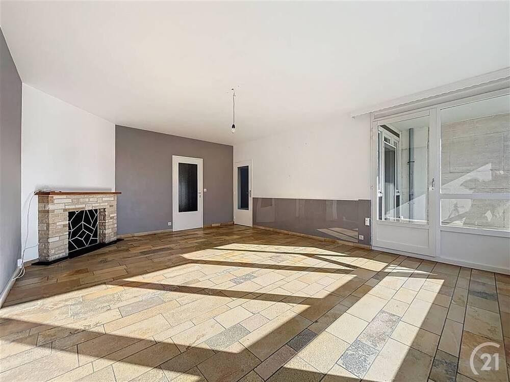 Appartement à vendre à Gilly 6060 135000.00€ 2 chambres 78.00m² - annonce 489453