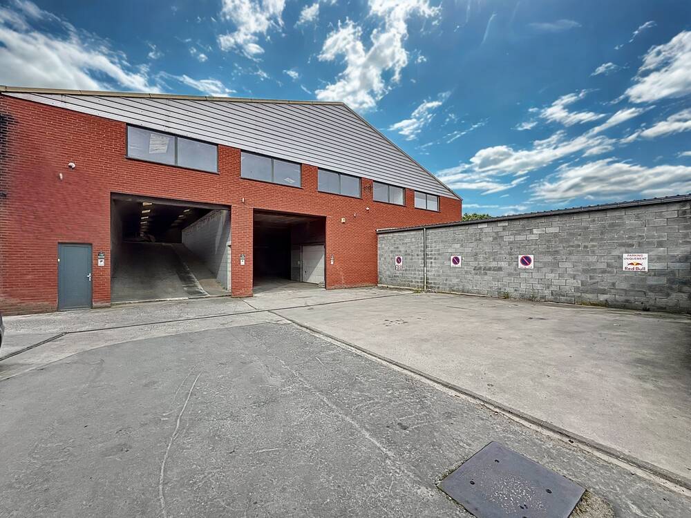 Commerce à vendre à Charleroi 6000 895000.00€ chambres 2800.00m² - annonce 489138