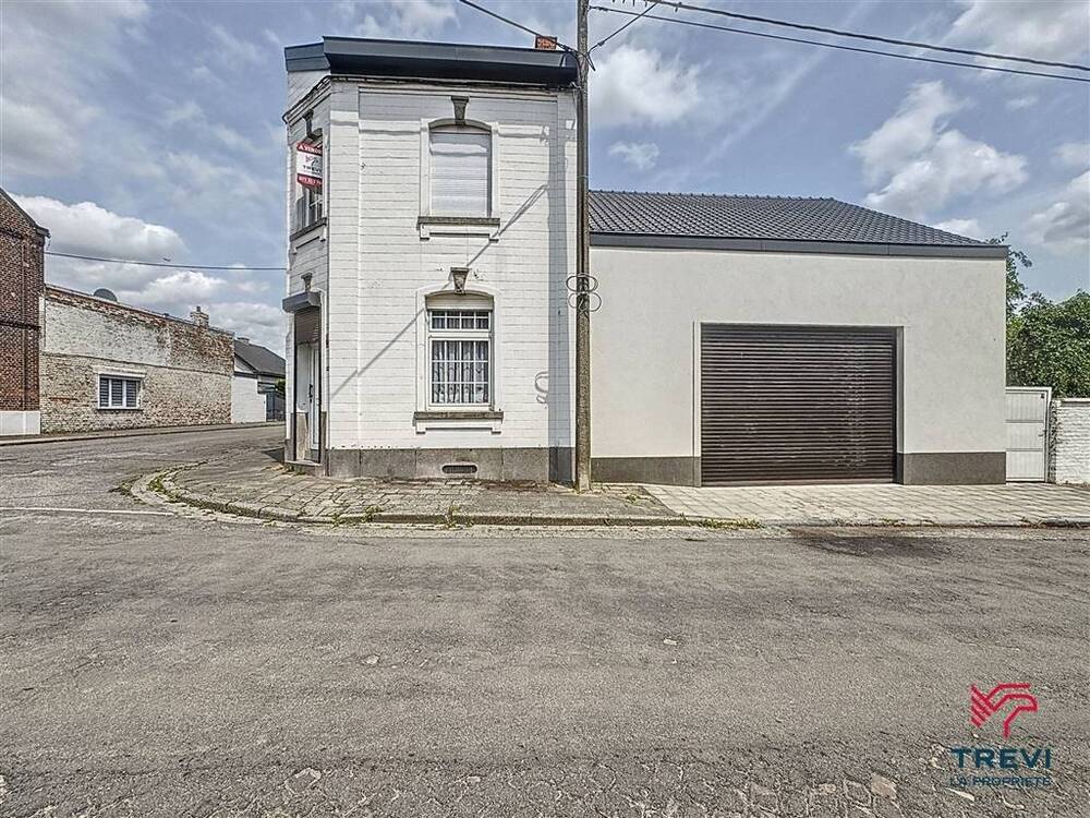 Maison à vendre à Monceau-sur-Sambre 6031 239000.00€ 3 chambres 243.00m² - annonce 502247