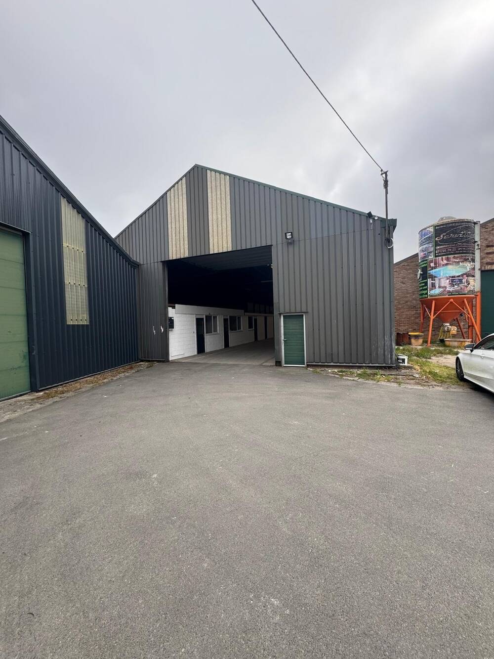 Commerce à vendre à Marcinelle 6001 550000.00€ chambres m² - annonce 502857