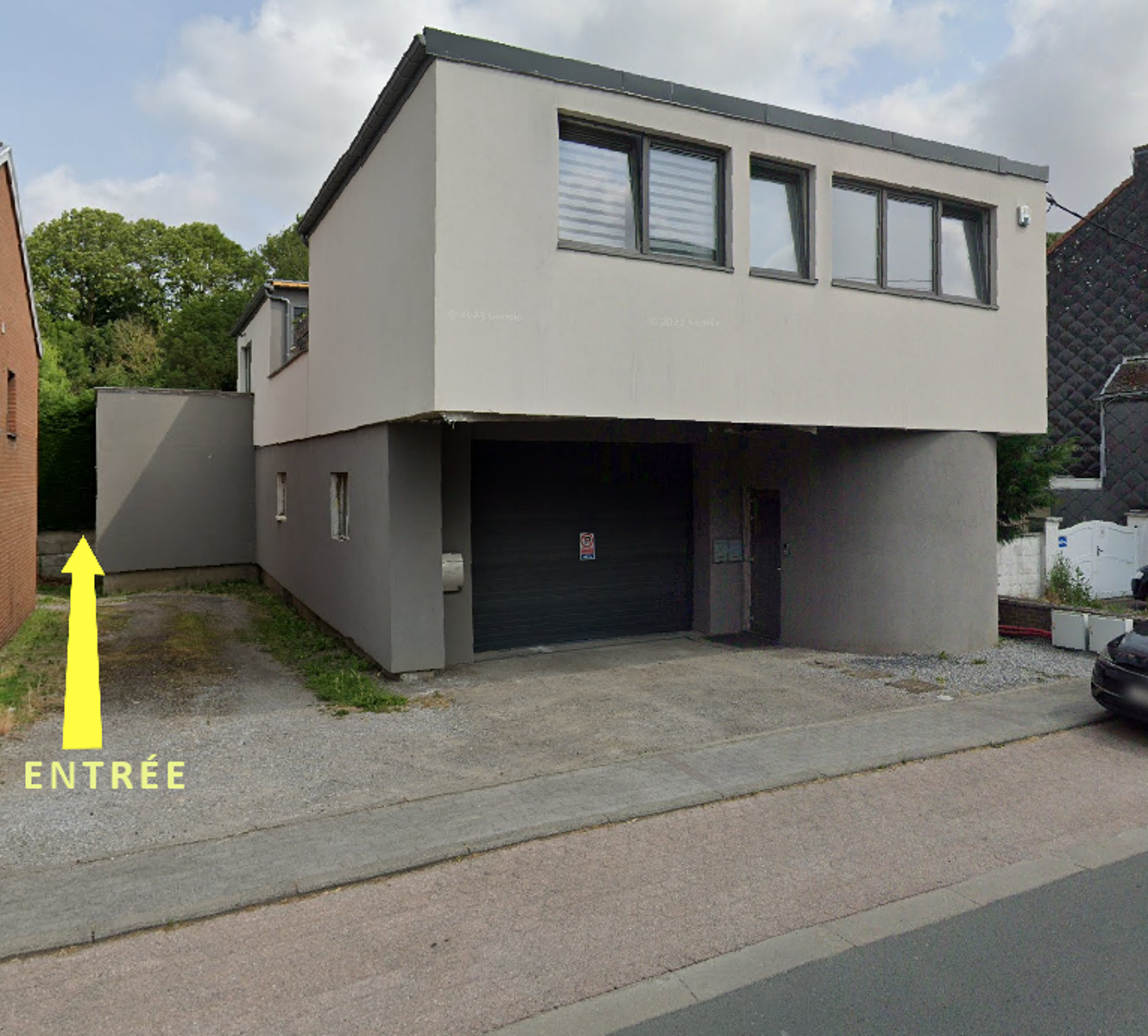 Parking / garage à louer à Roux 6044 300.00€ chambres m² - annonce 501214