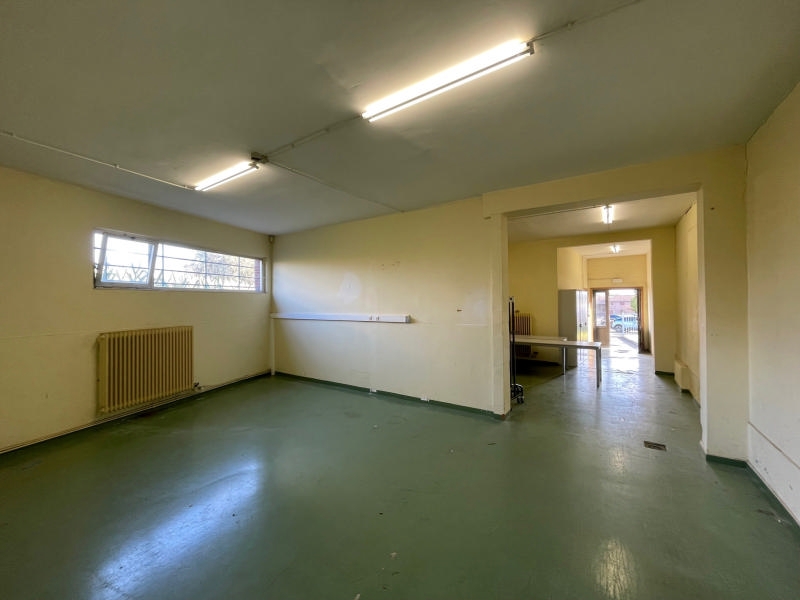 Commerce à louer à Enghien 7850 695.00€ chambres 103.00m² - annonce 500416