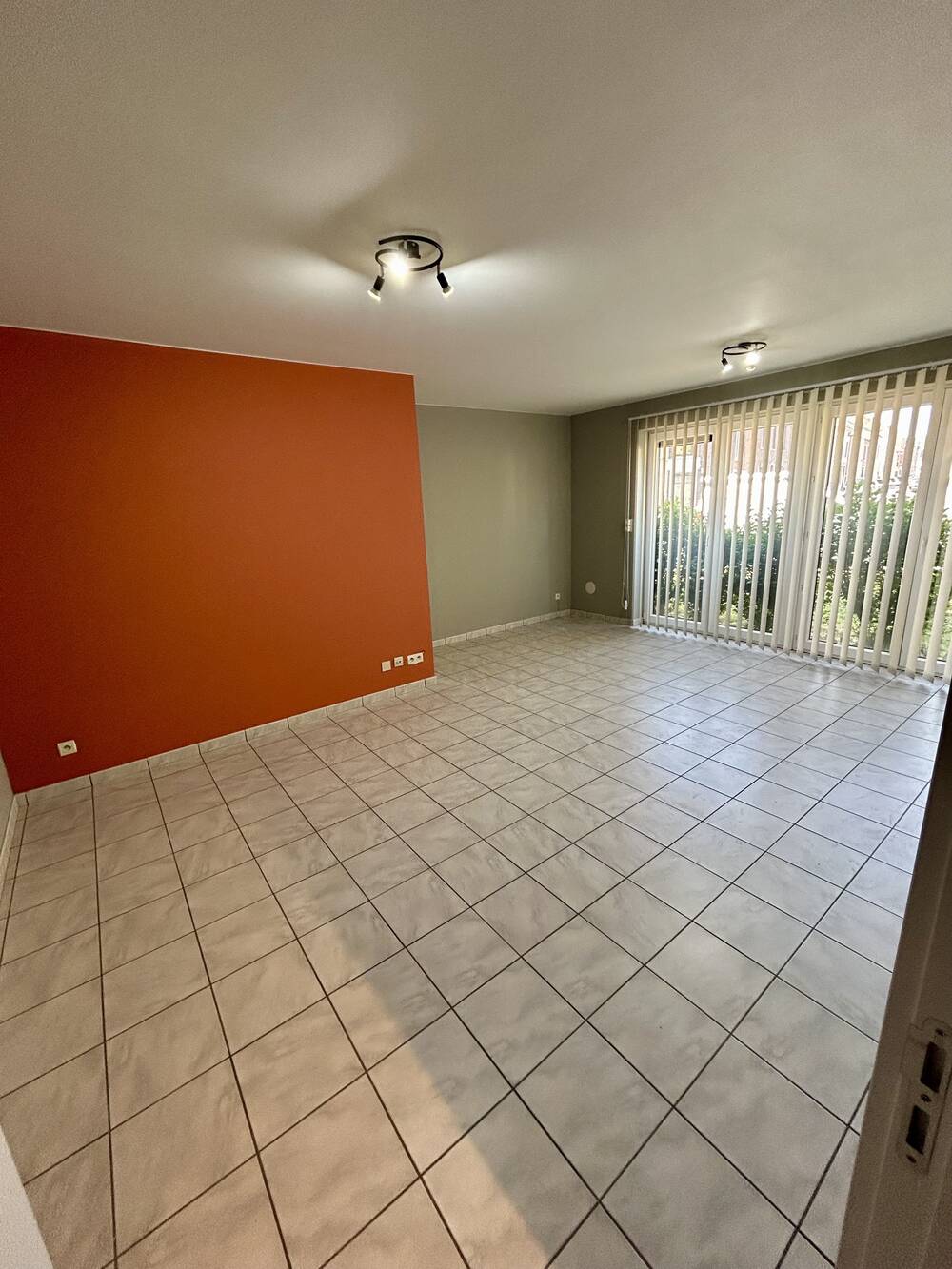 Appartement à louer à Monceau-sur-Sambre 6031 880.00€ 2 chambres 100.00m² - annonce 499526