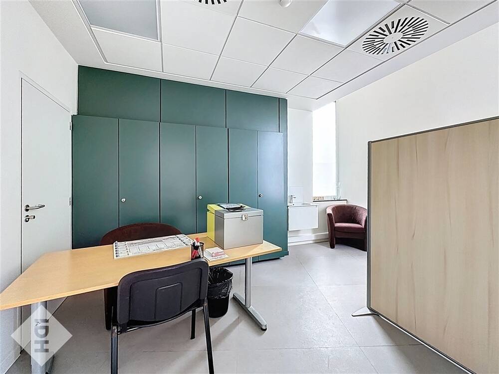 Commerce à à Tournai 7500 650.00€ chambres 17.50m² - annonce 497666