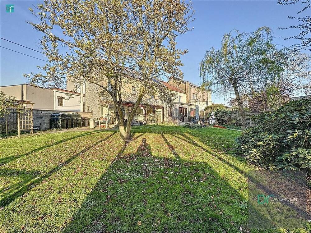 Maison à vendre à Frasnes-lez-Gosselies 6210 390000.00€ 3 chambres 285.00m² - annonce 498378