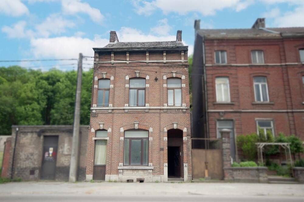 Immeuble de rapport - Immeuble à appartement à à Couillet 6010 228000.00€ 7 chambres 220.00m² - annonce 497085