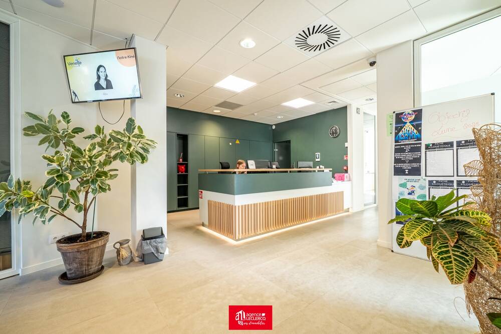 Commerce à  à Tournai 7500 650.00€  chambres 25.00m² - annonce 507320