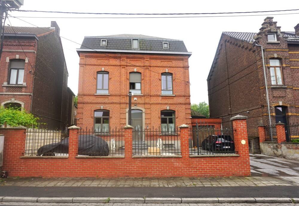 Maison de maître à vendre à Couillet 6010 499000.00€ 4 chambres 335.00m² - annonce 509452