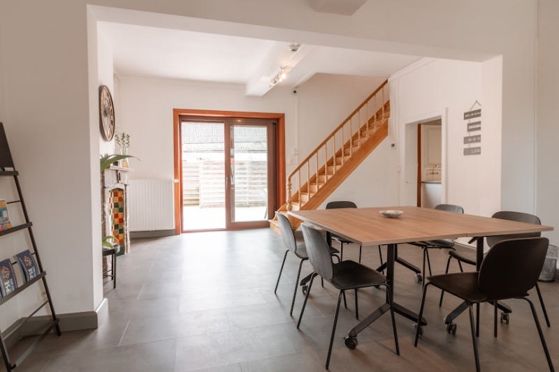 Commerce à louer à Casteau 7061 330.00€ chambres 8.00m² - annonce 510948