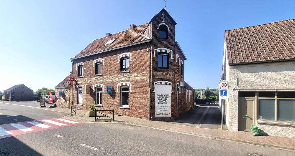 Commerce à vendre à Mont-de-l'Enclus 7750 350000.00€  chambres 483.00m² - annonce 510814